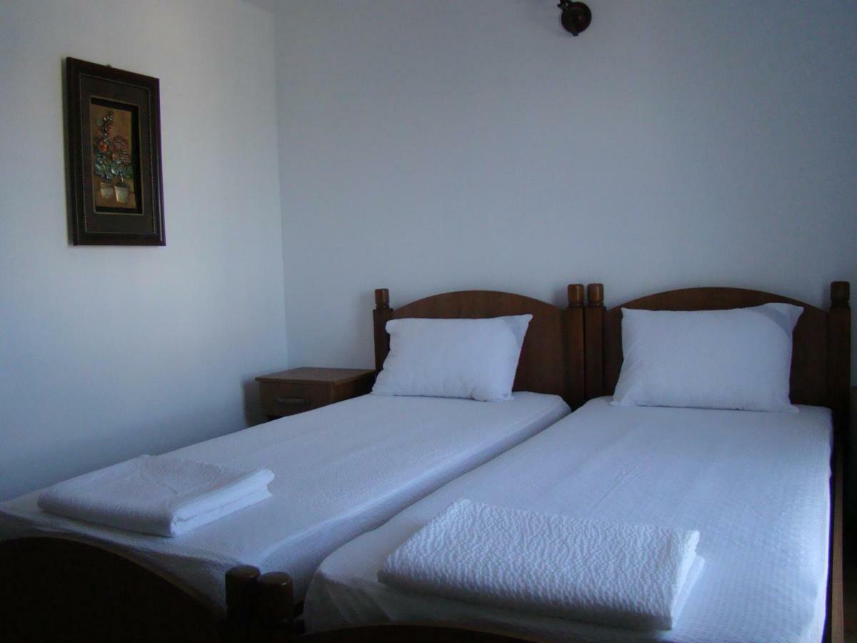 Casa Hora Hotel Suceava Buitenkant foto