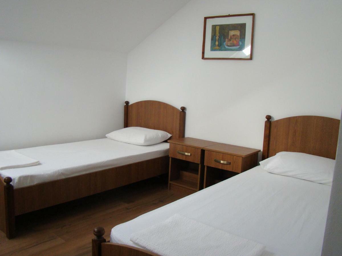 Casa Hora Hotel Suceava Buitenkant foto